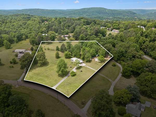 1484 Blythe Ferry Road, Dayton, TN 37321
