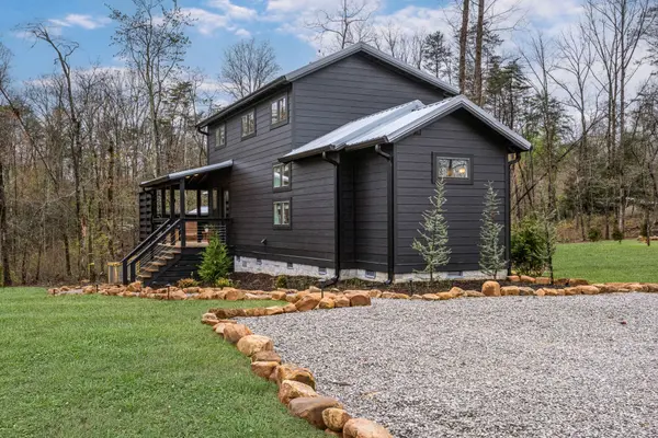 92 Hemlock Cv, Tracy City, TN 37387