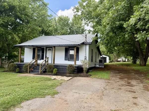 214 Myers St, Cowan, TN 37318