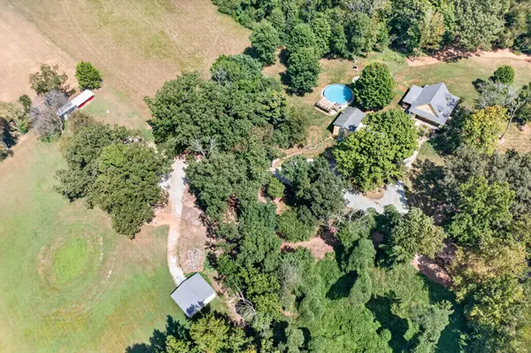 380 Webbs Camp Rd, Walling, TN 38587