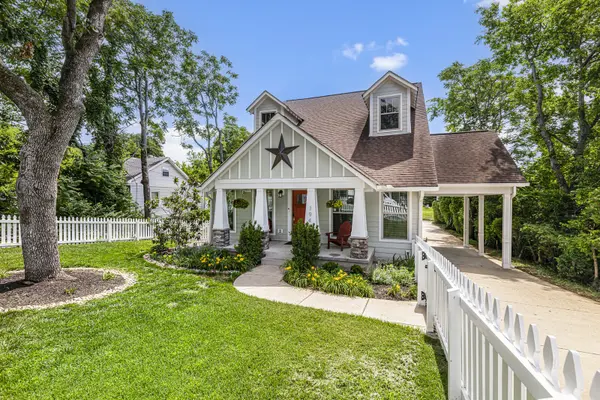 194 37th Ave #N, Nashville, TN 37209