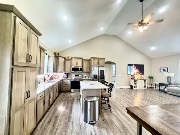 180 Mockingbird Ln, Hartsville, TN 37074