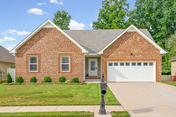 2661 Hidden Ridge Ct, Clarksville, TN 37043