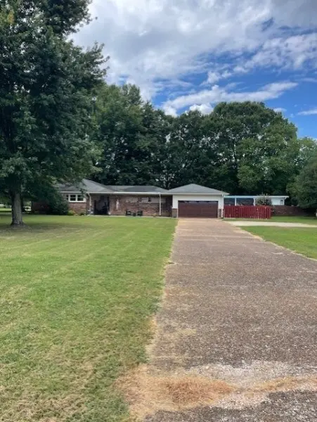 111 Grandview Dr, Lawrenceburg, TN 38464
