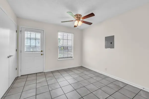 2451 W Wilson Rd #6, Clarksville, TN 37043