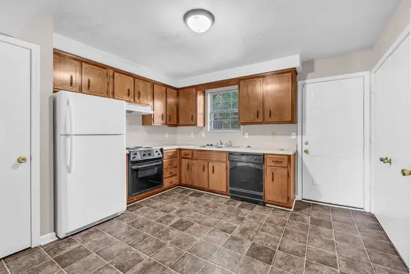379 Peabody Dr #1, Clarksville, TN 37042