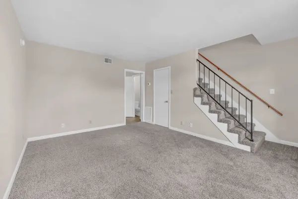 379 Peabody Dr #1, Clarksville, TN 37042