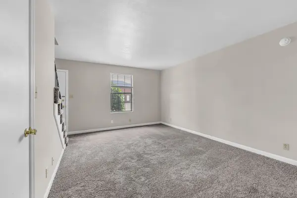 379 Peabody Dr #1, Clarksville, TN 37042