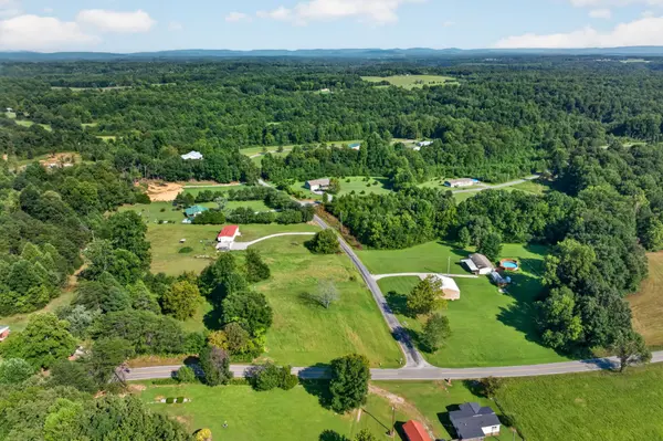 119 Cattle Ln, Hilham, TN 38568