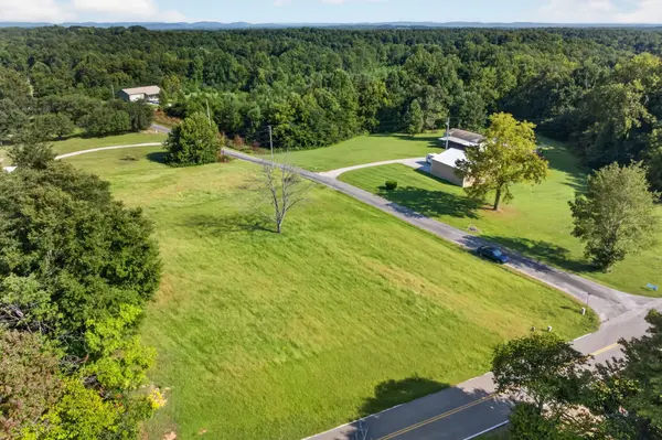 119 Cattle Ln, Hilham, TN 38568