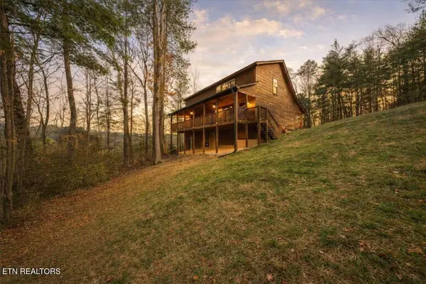 3213 Samuel Wear Drive, Sevierville, TN 37862