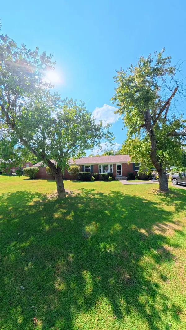 3915 E Ridge Dr, Nashville, TN 37211