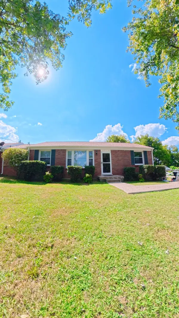 3915 E Ridge Dr, Nashville, TN 37211