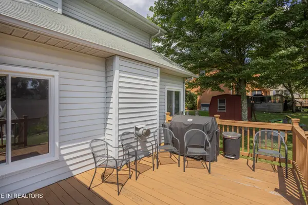 109 W Melbourne Rd, Oak Ridge, TN 37830