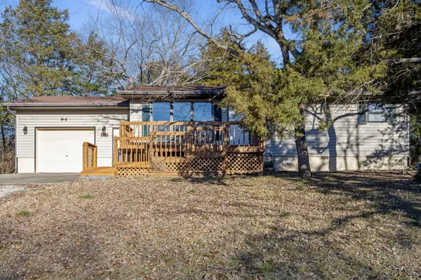 673 Double O Nine Road, Reeds Spring, MO 65737