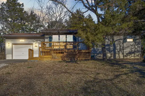 673 Double O Nine Road, Reeds Spring, MO 65737