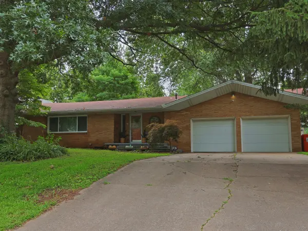 848 S Kickapoo Avenue,  Springfield,  MO 65804