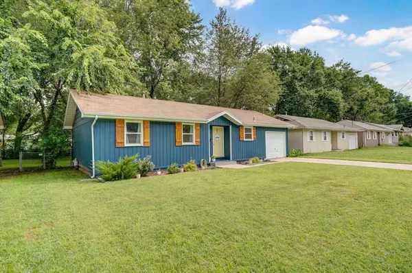303 E Berkeley Street, Springfield, MO 65807
