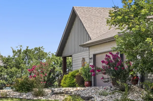 54 Chablis Road, Lampe, MO 65681
