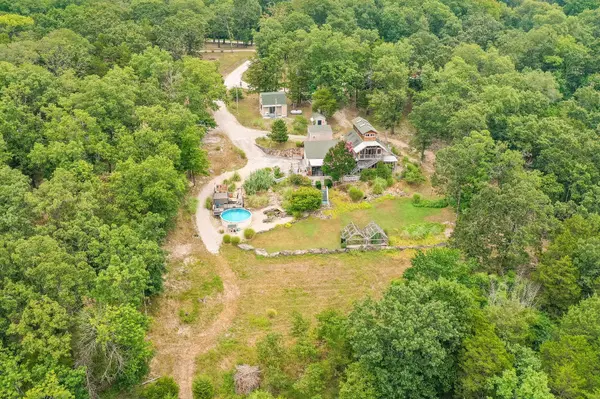 24947 Cedar Oaks Road, Golden, MO 65658