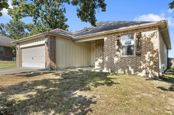 1065 S 21st Avenue, Ozark, MO 65721