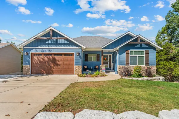 201 Deer Park Circle, Kimberling City, MO 65686
