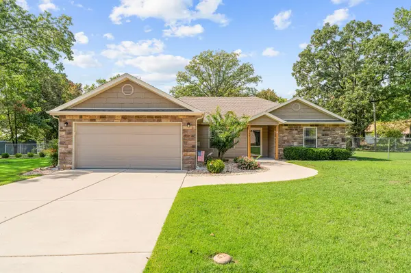 360 Lakeland Avenue,  Hollister,  MO 65672