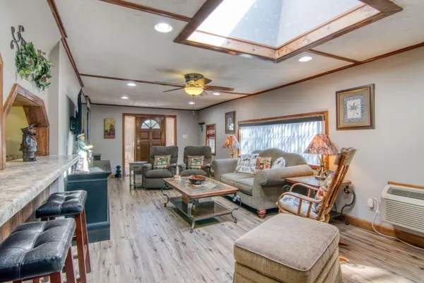 159 Meadow Lane Drive, Kissee Mills, MO 65680