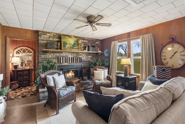 4124 State Hwy H, Lampe, MO 65681