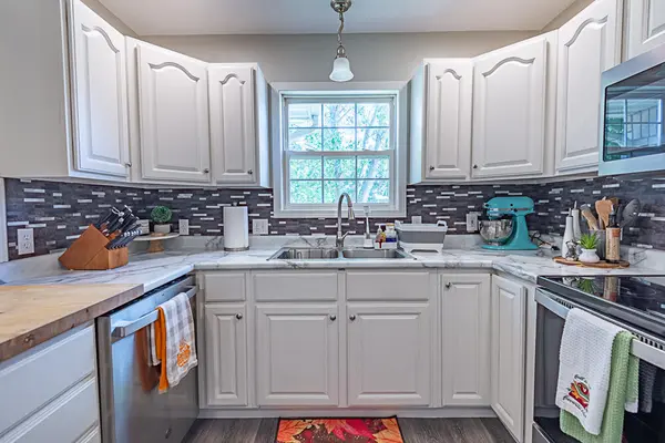 305 N Meadow Street, Nixa, MO 65714