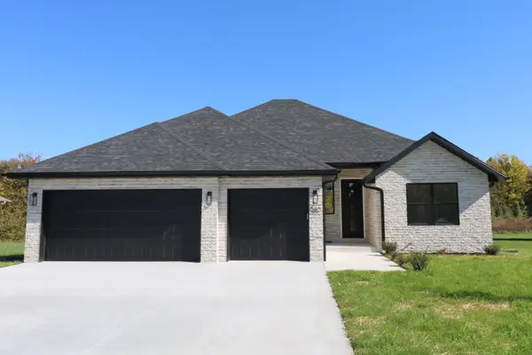 285 E Garnet Drive, Republic, MO 65738