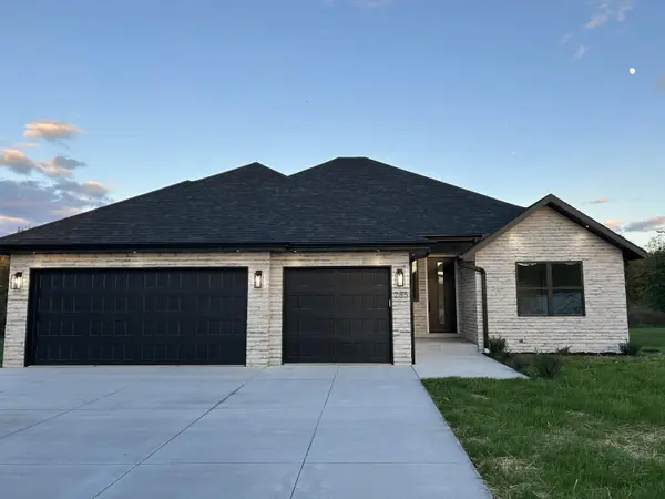 285 E Garnet Drive,  Republic,  MO 65738