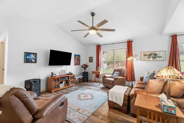23 Homewood Lane, Kimberling City, MO 65686