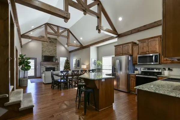 320 Deep Forest Lane, Hollister, MO 65672