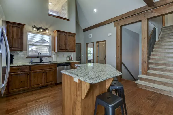 320 Deep Forest Lane, Hollister, MO 65672