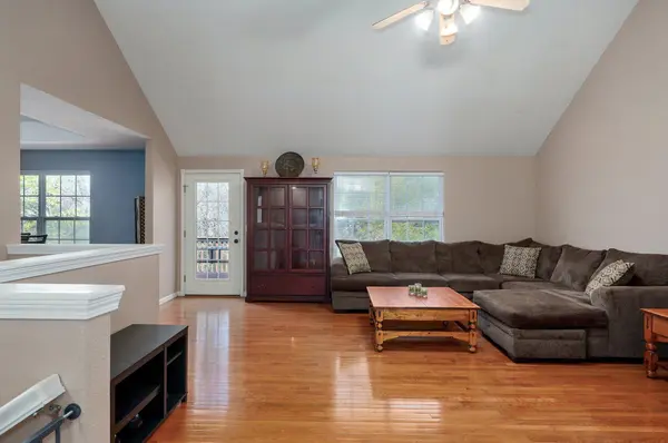 3031 W Augusta Hills Street, Springfield, MO 65803