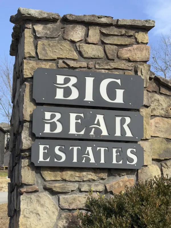 150 Big Bear Boulevard, Hollister, MO 65672