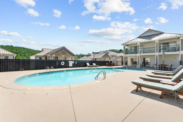 225 Lower Emerald Bay Circle #B-16, Hollister, MO 65672