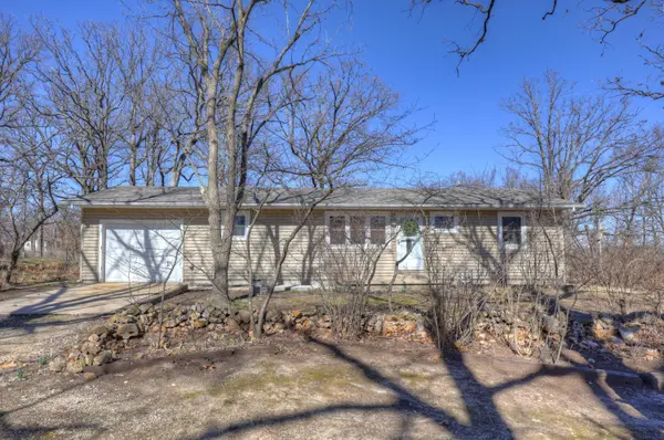 607 Oak Drive Place, Carl Junction, MO 64834