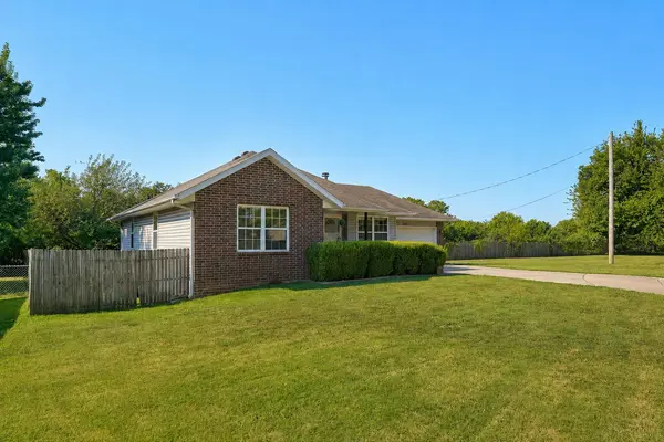 3430 W Riverside ST, Springfield, MO 65807