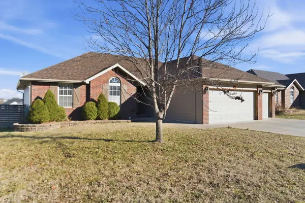 205 E Lapis AVE, Republic, MO 65738