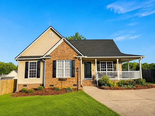 710 Running Creek LN, Boiling Springs, SC 29316
