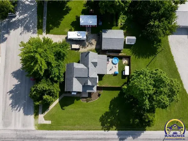 111 E Maple ST, Fairview, KS 66425