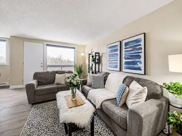4 Avalon PL #303, Kitchener, ON N2M 4N6