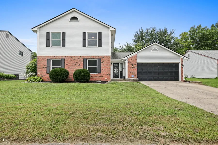 7460 Southern Lakes DR, Indianapolis, IN 46237