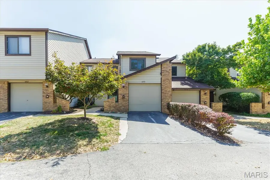 640 Painted Vista DR, Ballwin, MO 63021