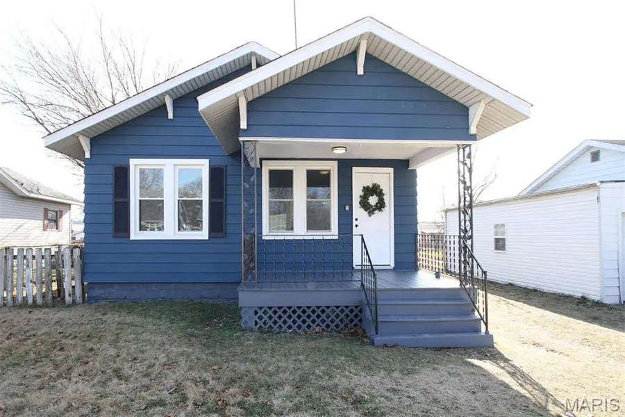 122 Park AVE, Wood River, IL 62095