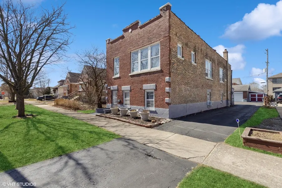 4332 Amelia AVE, Lyons, IL 60534