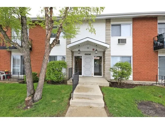 8836 N Western AVE #1D, Des Plaines, IL 60016