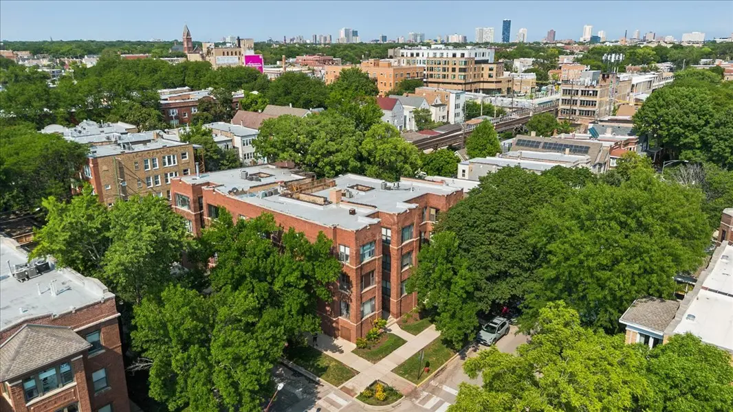 2456 W Eastwood AVE #3, Chicago, IL 60625